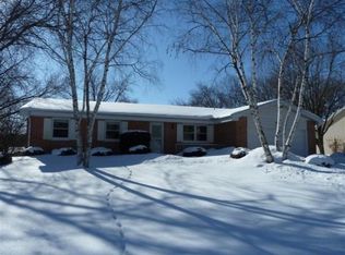 5737 Pembroke Dr, Fitchburg, WI 53711