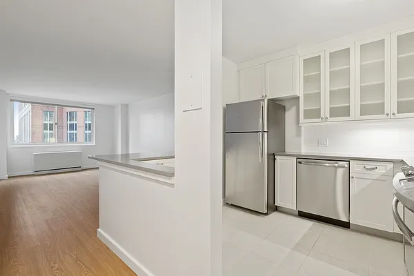 Rented by Greystar | media 4