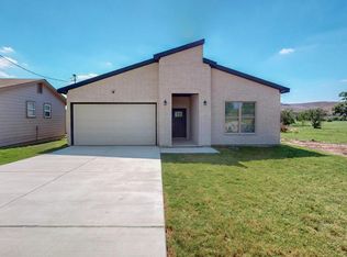 909 Maple St, Ferris, TX 75125