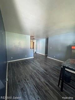 4th image of 4483 Old Colony Dr