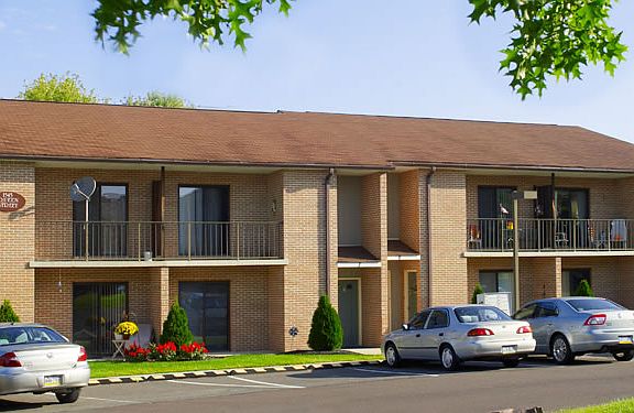 3rd image of 94-100 Hillside Dr #18271