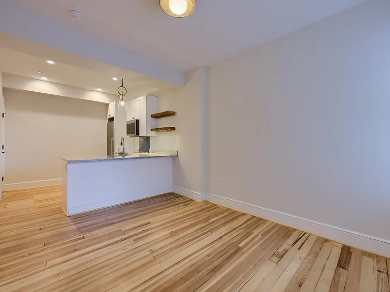 351 W James St #6 — Photo 5