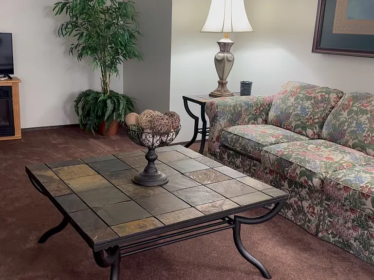 4601 Hillcrest Dr — Photo 11