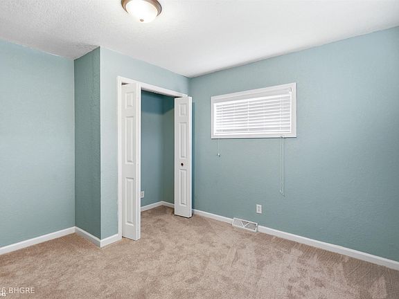 5th image of 602 E Maple Ave