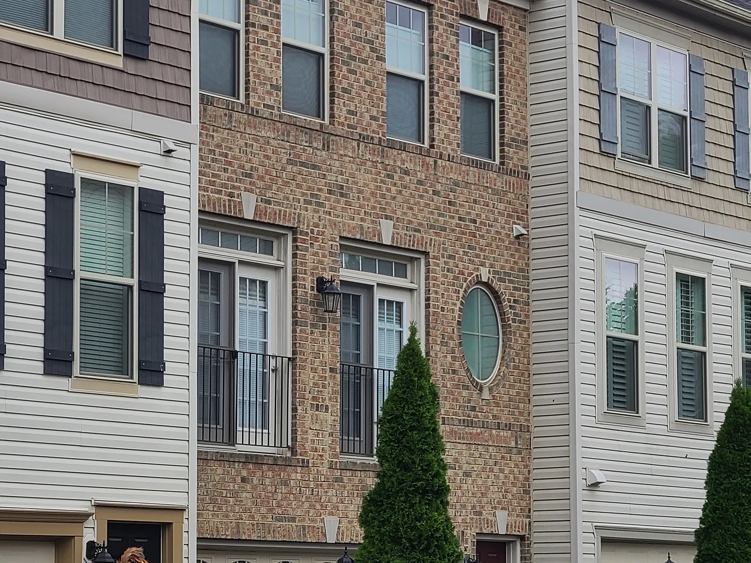 4 bed, 3.5 bath, 2275 sqft, $3,600 — Photo 3