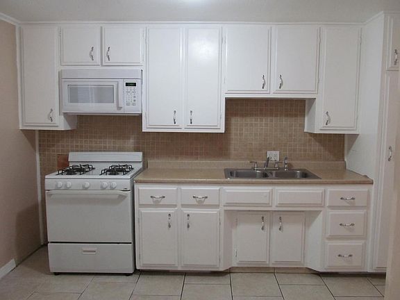 3rd image of 223 S Dillon Ave