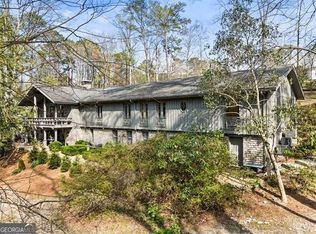 1330 W Garmon Rd, Sandy Springs, GA 30327