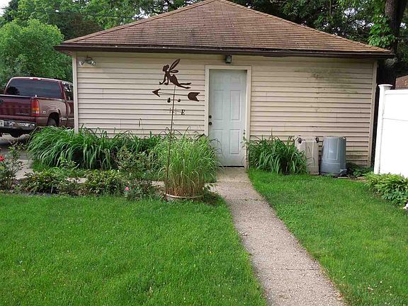3rd image of 1613 Greenwood Ave #15