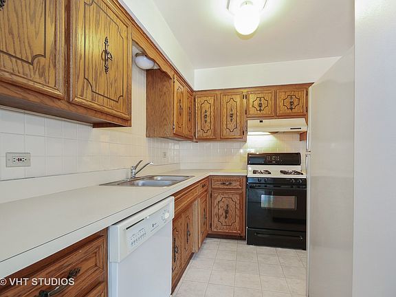4th image of 4925 W 109th St APT 203