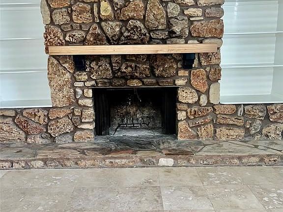 3rd image of 7810 Oakridge Dr #A