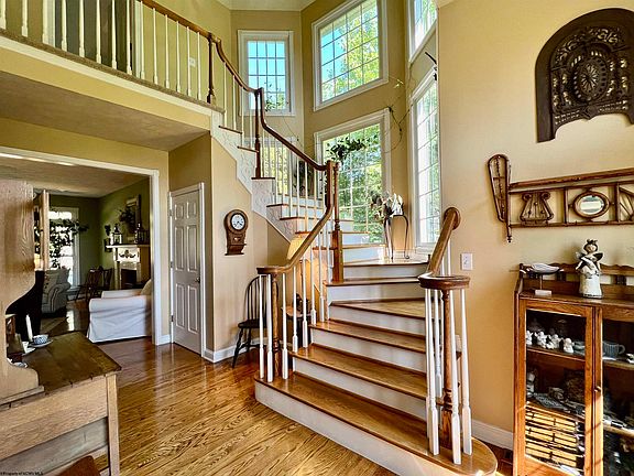 2nd image of 11 Bel Manor Dr