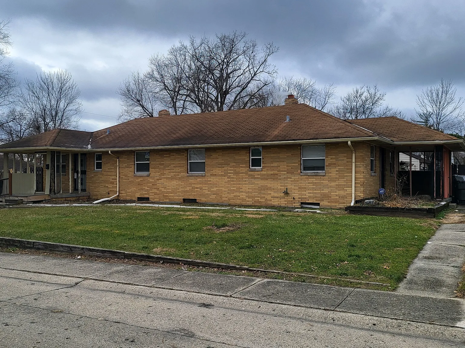 2 bed, 1.0 bath, 750 sqft, $999 — Photo 2