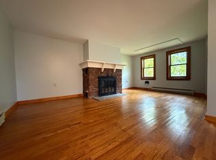 1945 W Lake Rd APT 1, Skaneateles, NY 13152
