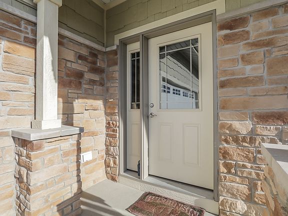 3rd image of 9010 Royal Oaks Cir