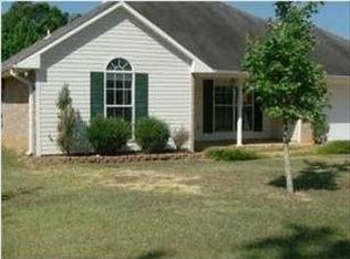 653 Falcon Ln, Florence, MS 39073