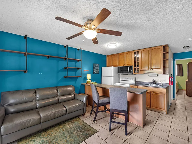 2136 Konou Pl #202 — Photo 1