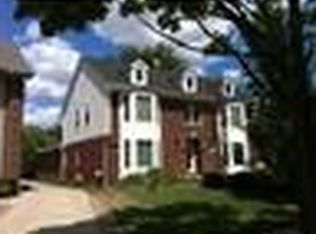 2797 Pembroke Rd, Birmingham, MI 48009