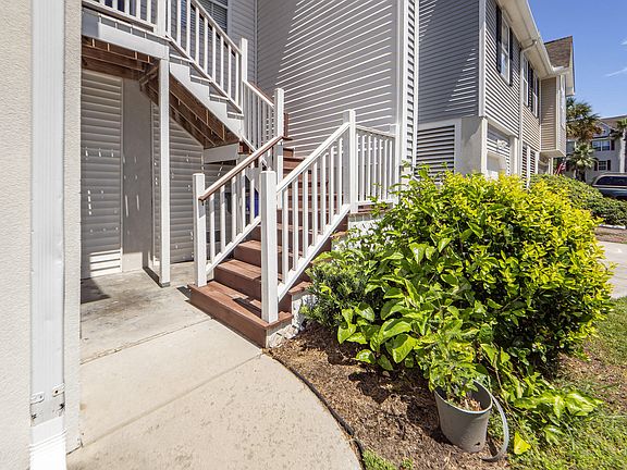 4th image of 134 Winding River Dr
