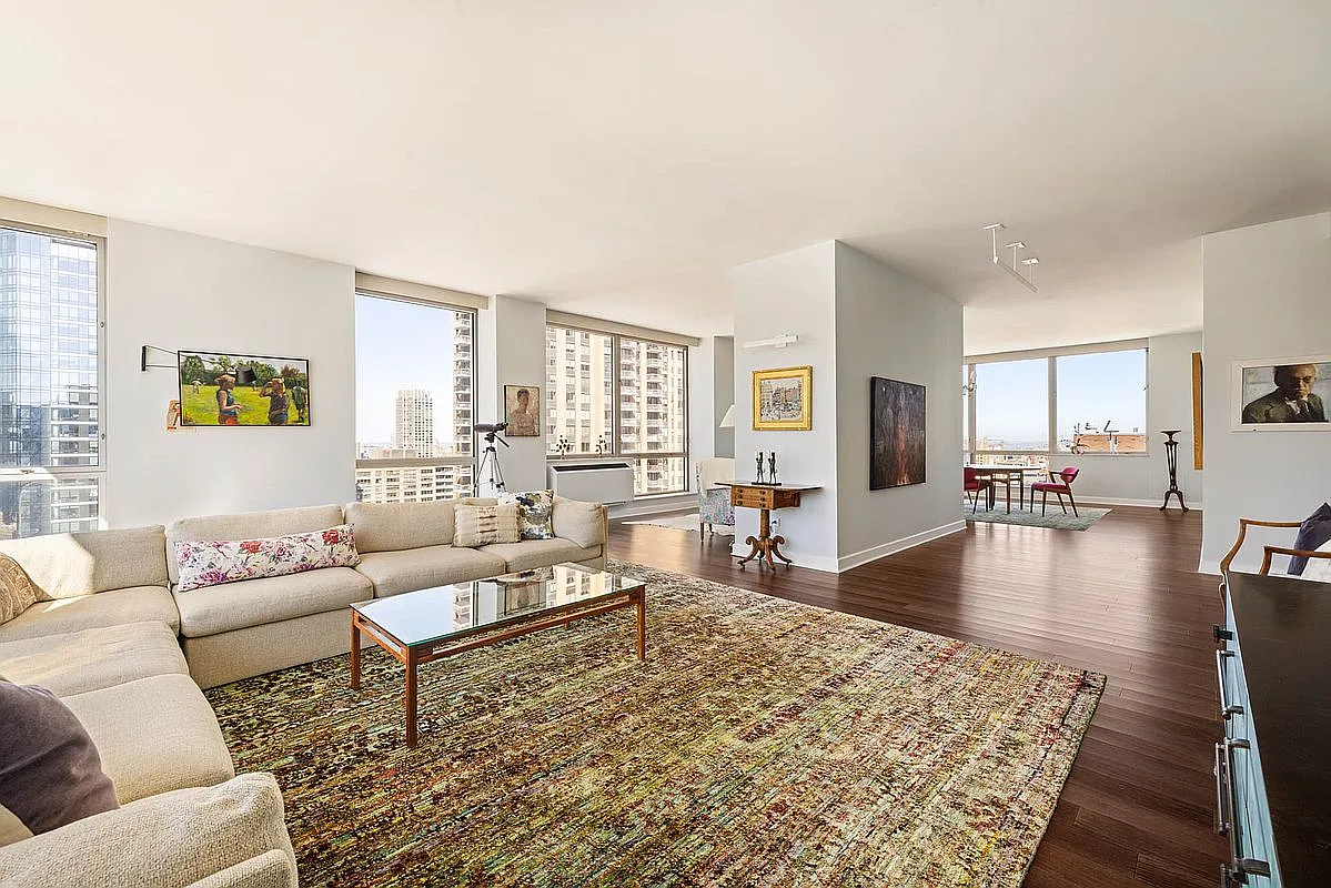 1965 Broadway APT 29E photo 1