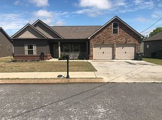 100 Franklin Cir, Fort Oglethorpe, GA 30742