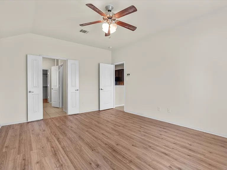 1729 Park Trails Blvd — Photo 13