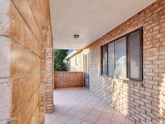 3rd image of 4722 Glenn Ln