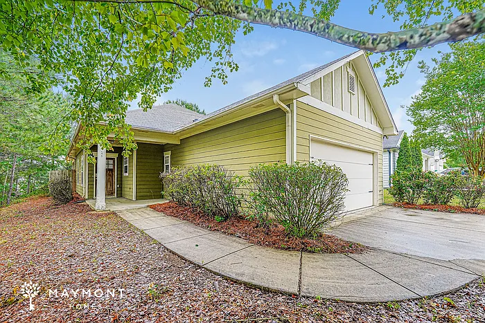 245 Hathaway Ln