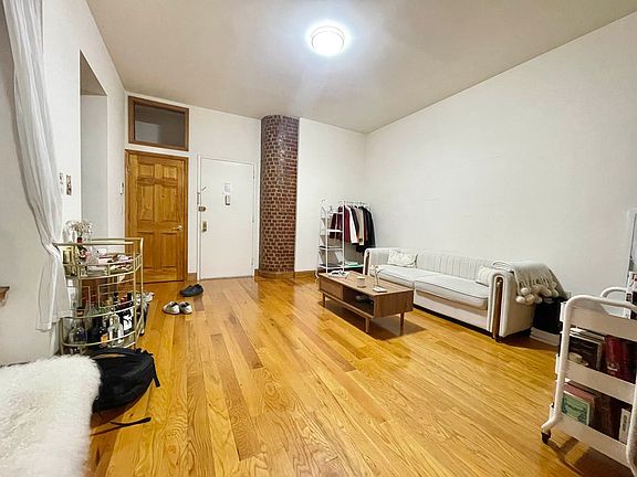 2nd image of 294 W 92nd St