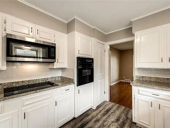 5th image of 6826 Kingsbury Dr