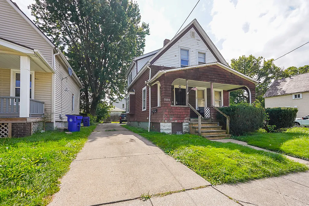 1 bed, 900 sqft, $899 — Photo 1