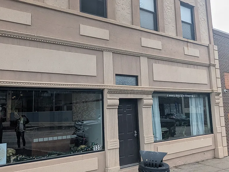 135 Oak St #3 — Photo 1