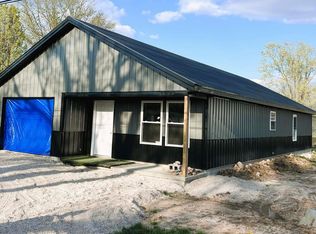 1122 N Marion St, Mitchell, IN 47446