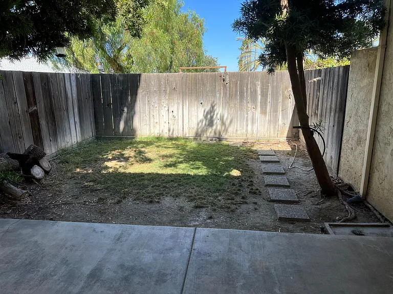 1529 Racquet Club Dr #B — Photo 8