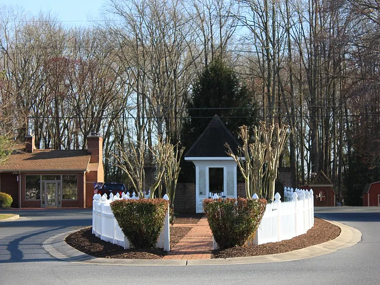 6060 Williamsburg Pkwy — Photo 40