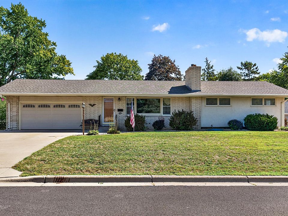 1st image of 7538 Carmen Ave