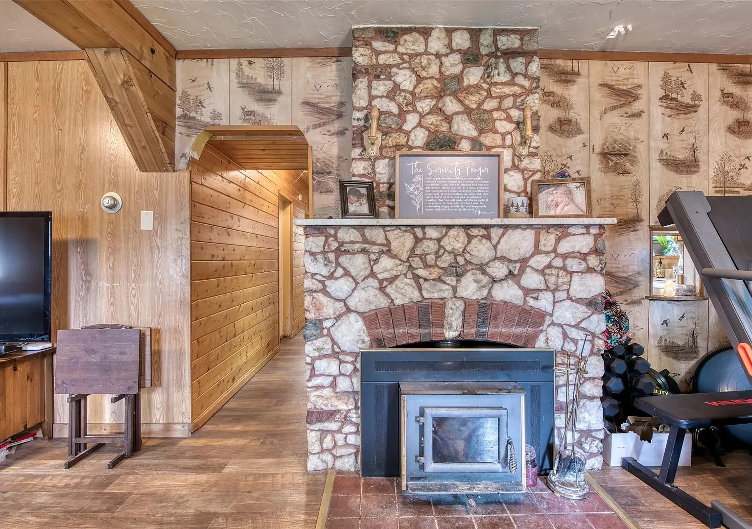 Cozy Downtown Cabin — Photo 4
