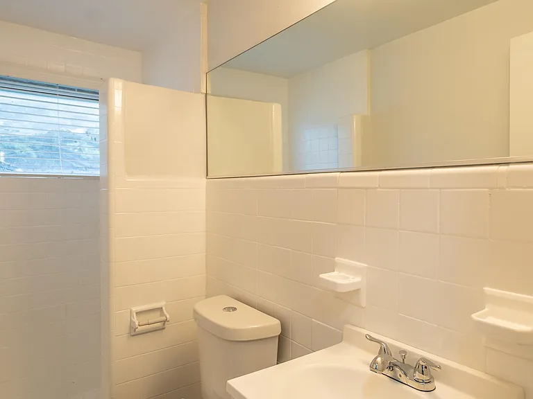 433 NE 82nd St #1 — Photo 8