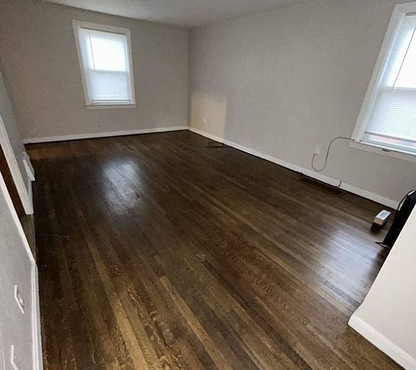 1st image of 519 E 222nd St Unit Up
