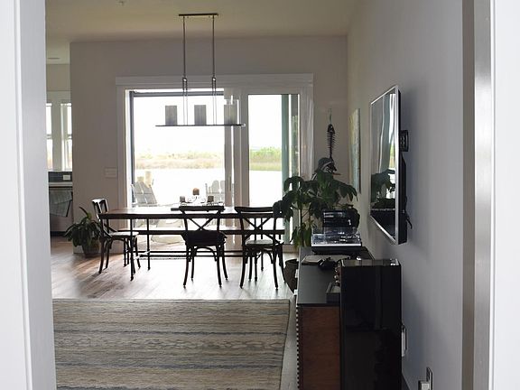 3rd image of 2420 Beach Blvd