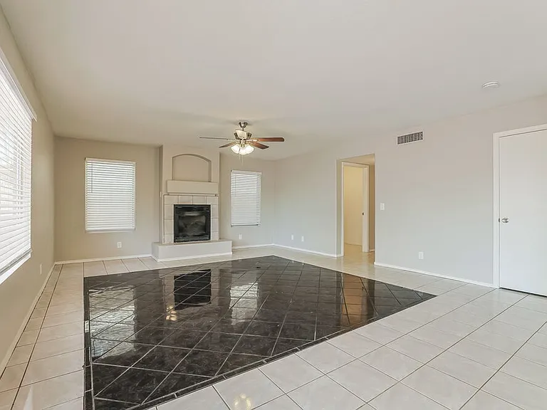 177 W Shamrock St — Photo 4