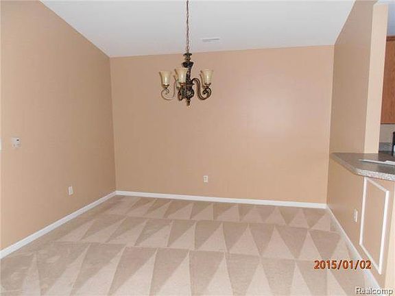5th image of 22209 Chesapeake Cir