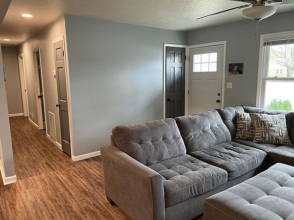 4th image of 90 Alta Ct