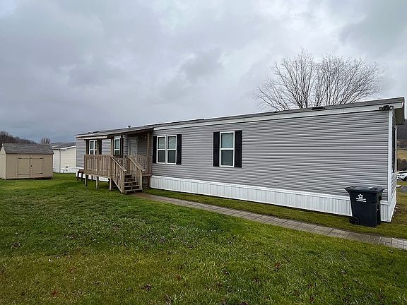 2nd image of 154 Blue Grass Vlg