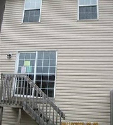 3rd image of 219 Oxford Oak Dr