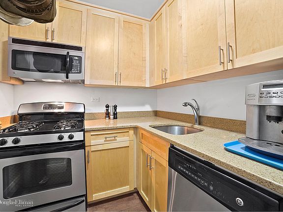 4th image of 10 W 15th St APT 414