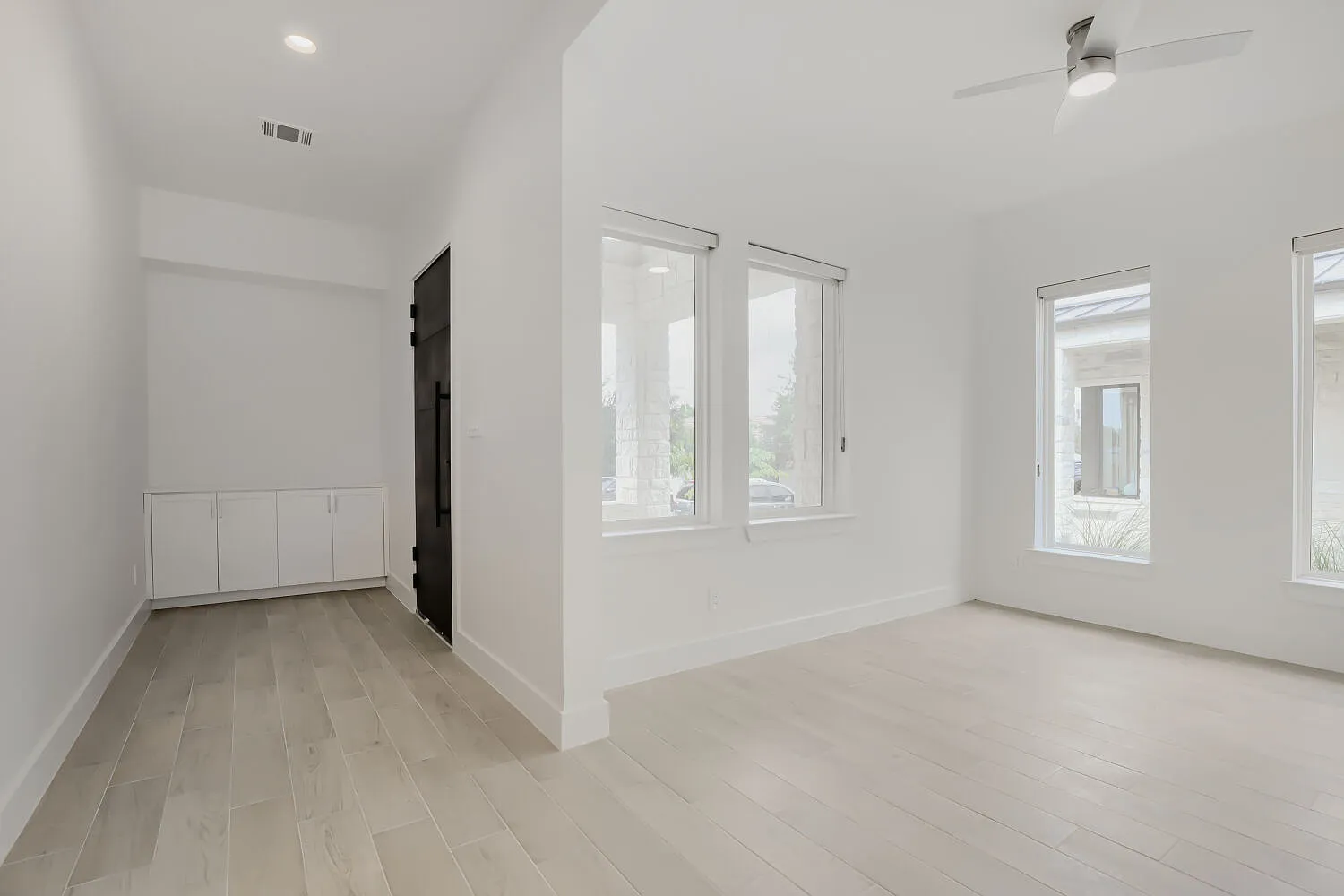 4 bed, 3485 sqft, $5,990 — Photo 4
