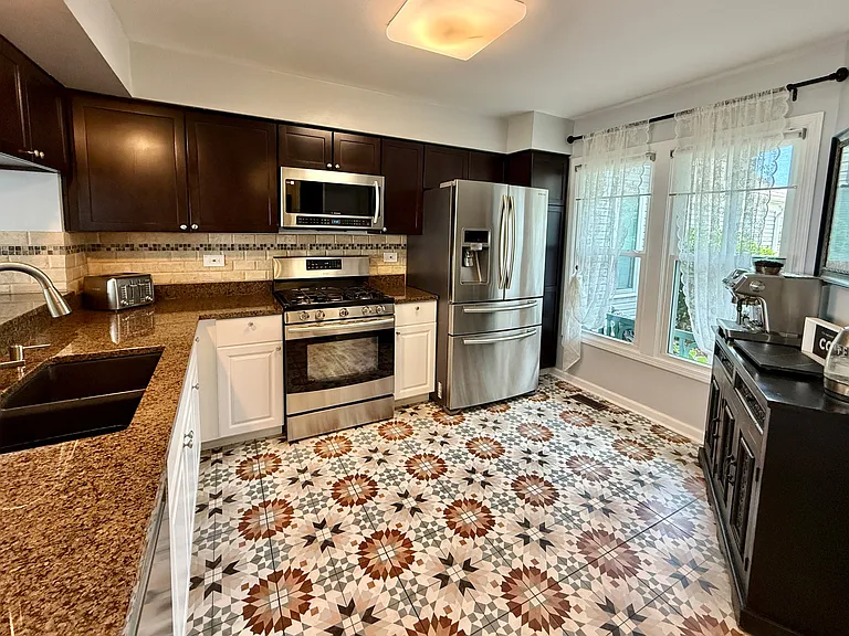 259 Doral Ct #6 — Photo 4