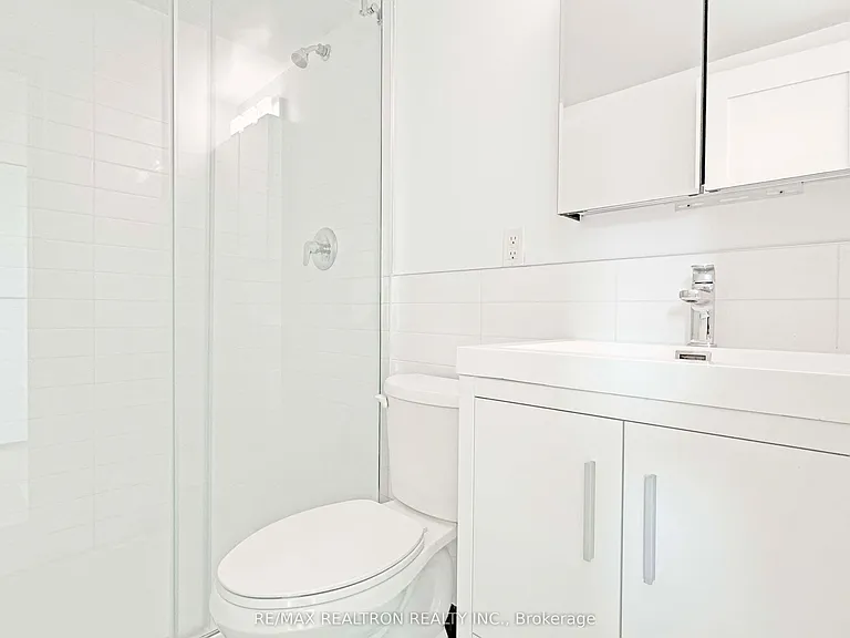 485 Huron St #402 — Photo 6