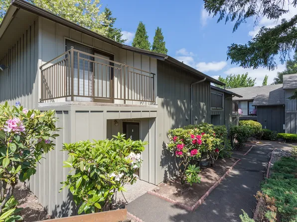 CENTURY APARTMENTS, 3121 SW Iowa St APT 12, Portland, OR 97239