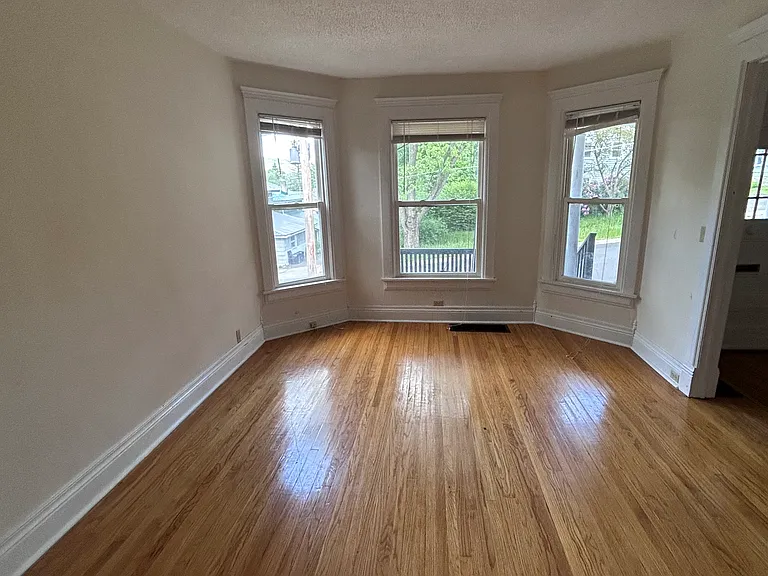 183 Wall St — Photo 3